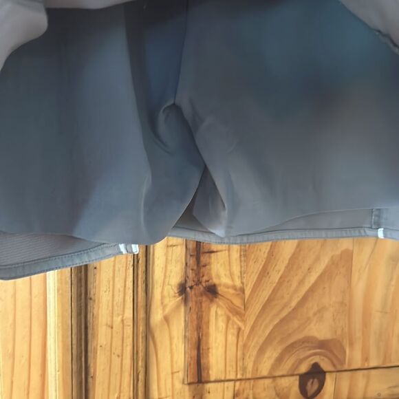 Nivo Gray Skort with White Piping - Picture 5 of 7